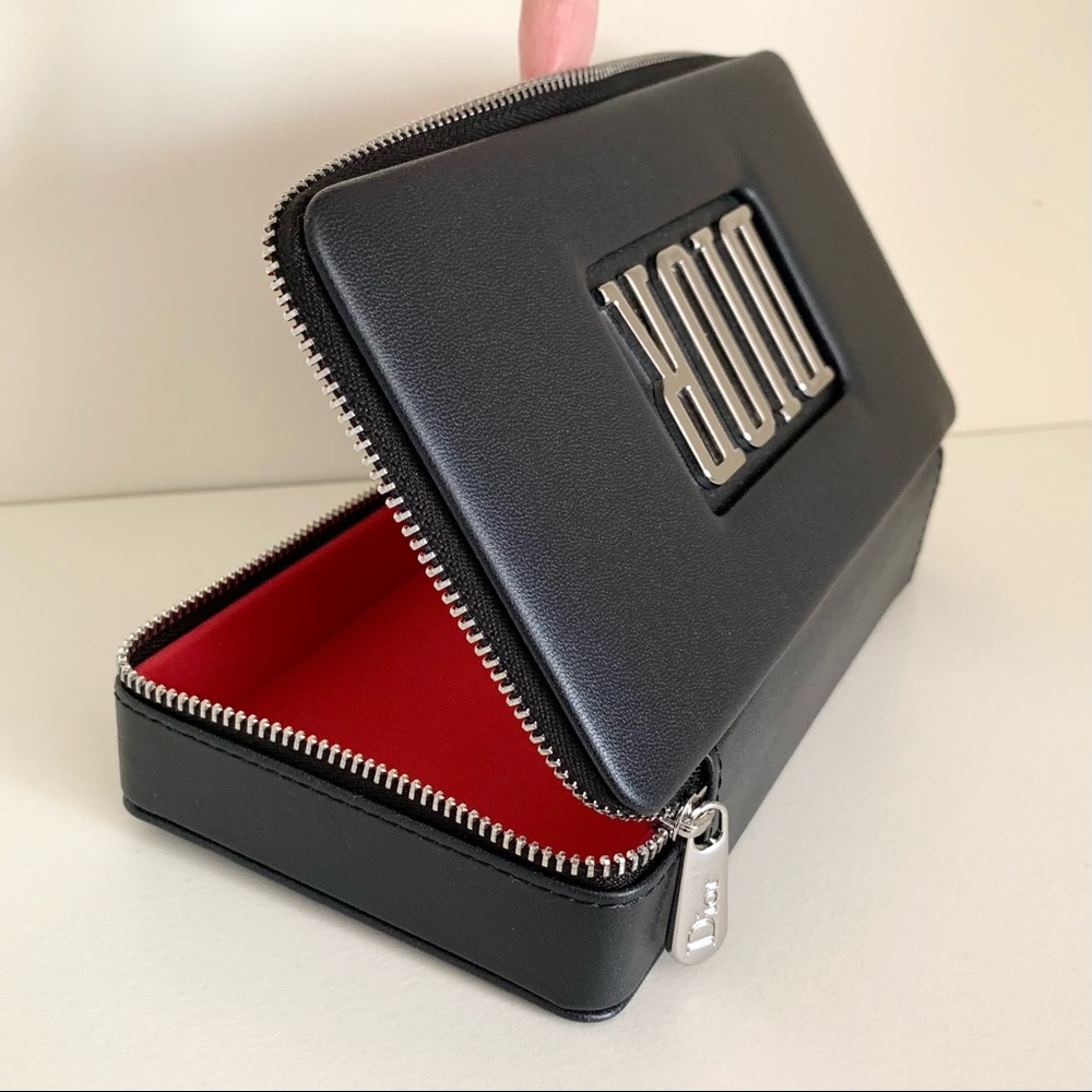 Hold NWOT Dior vanity case - Picture 2 of 16